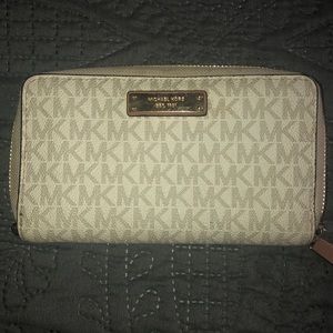 Michael Kors wallet